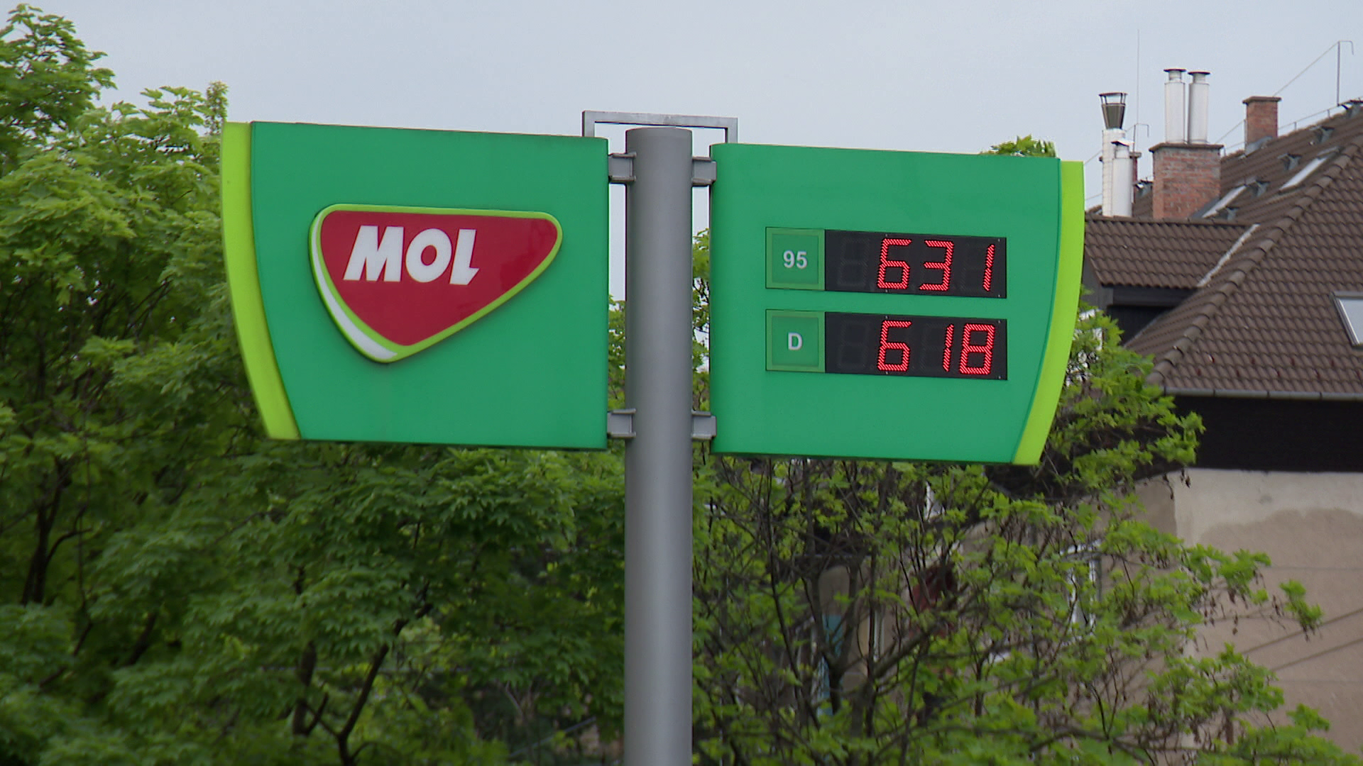 Szombattól újabb 4-4 forinttal csökken az üzemanyagok ára + videó