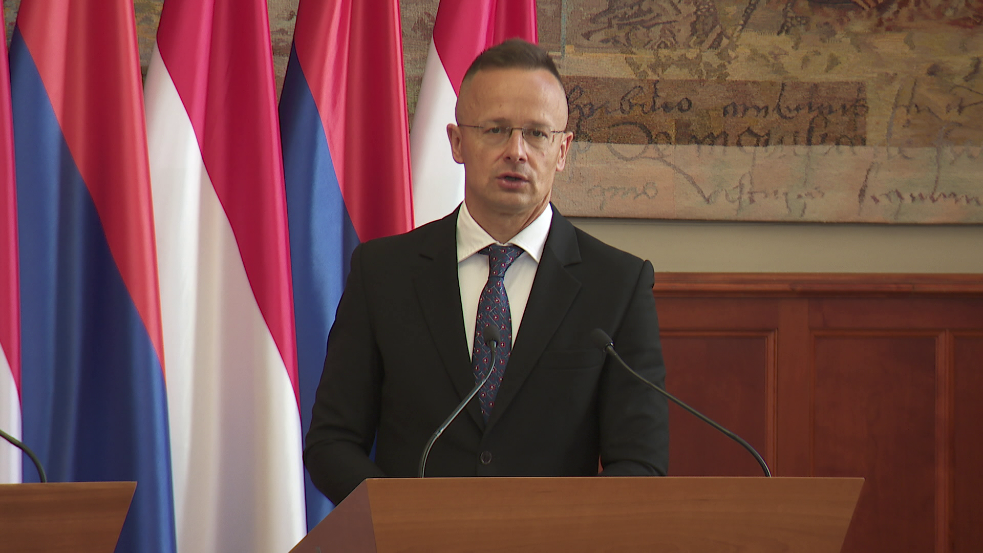 Szijjártó Péter: Magyarország szeretne hozzájárulni a béketeremtő folyamatok sikeréhez